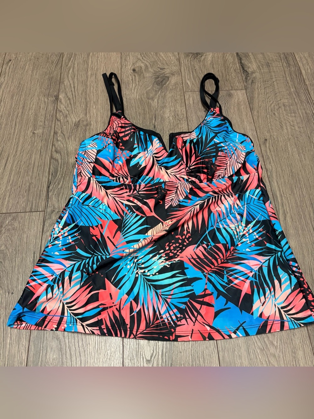 Hawaiian patterned tankini top